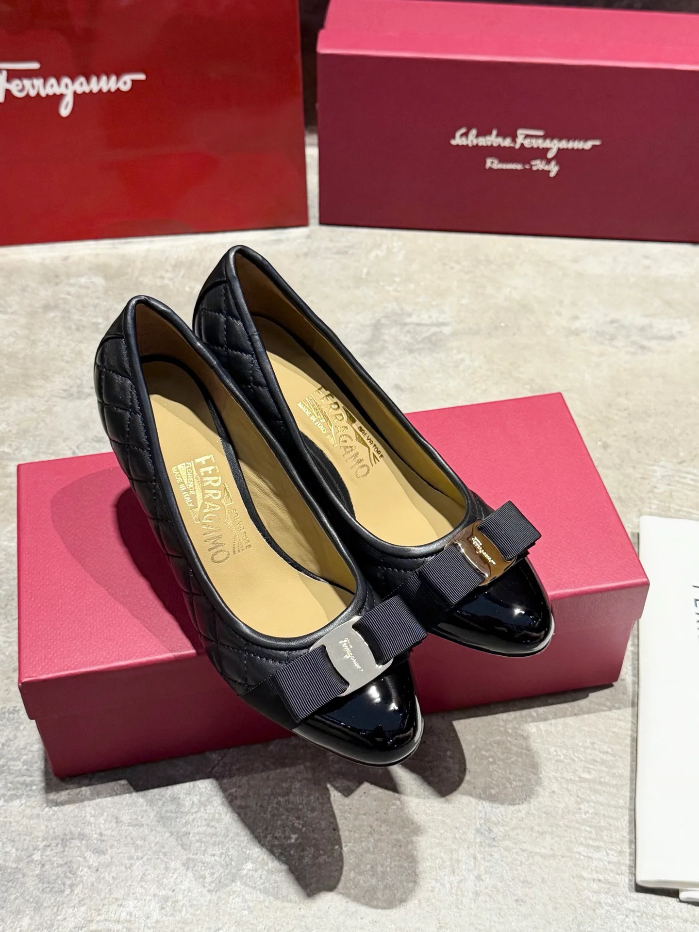Балетки Женские Salvatore Ferragamo 17642578