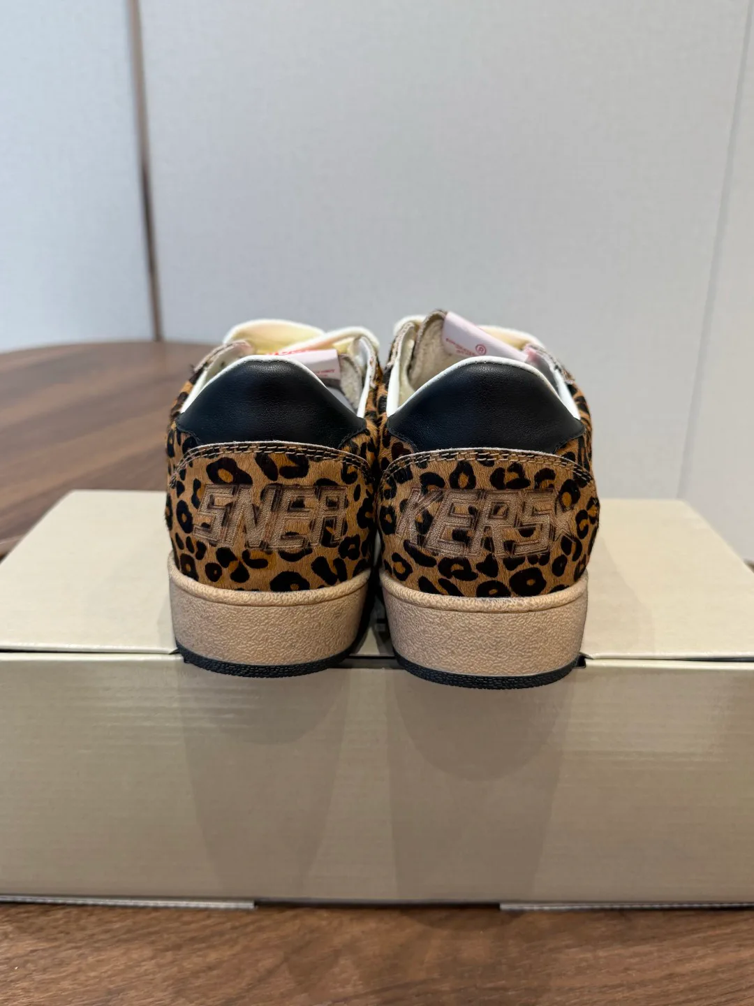 Кроссовки Женские Golden Goose 18357254
