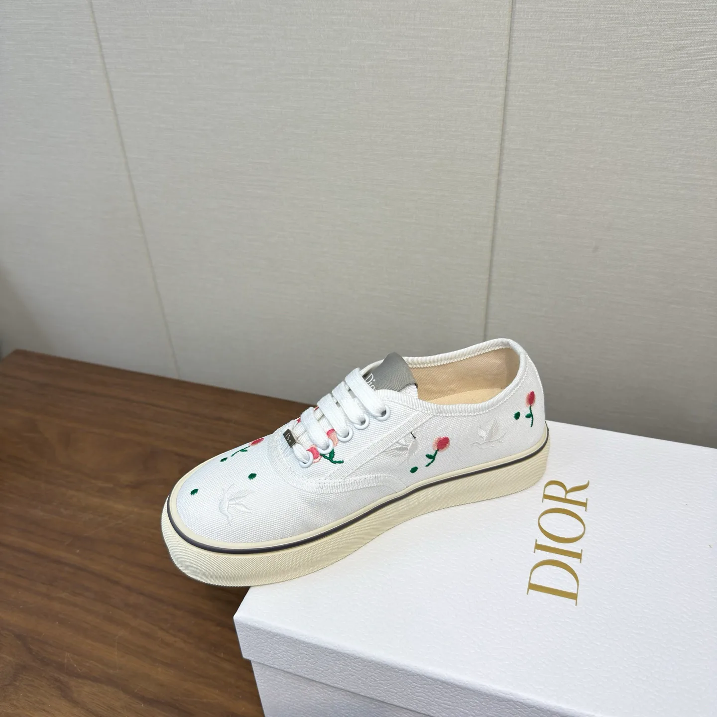 Кроссовки Женские Christian Dior 10169058