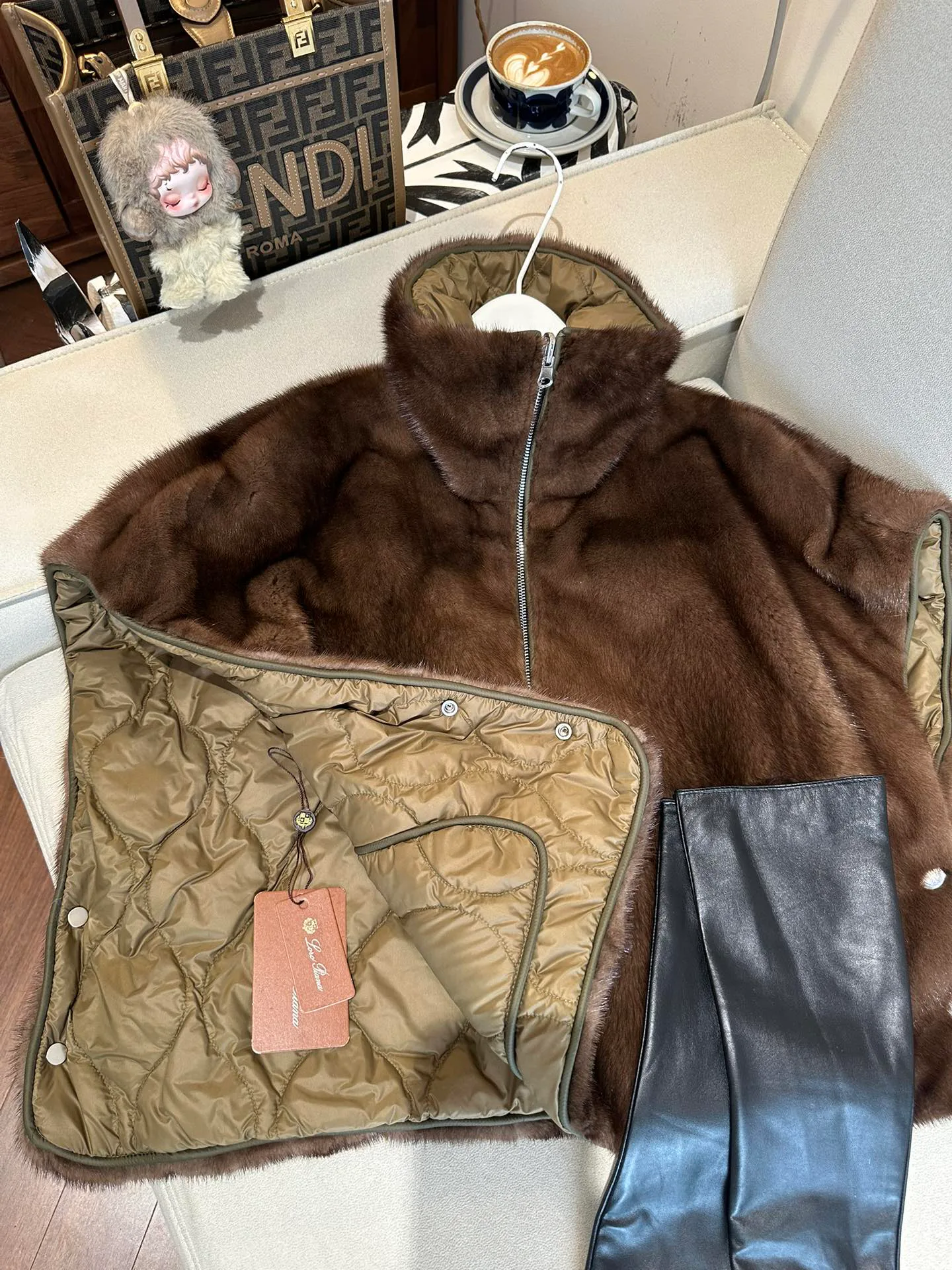 Шубы Женские Loro Piana 18536036