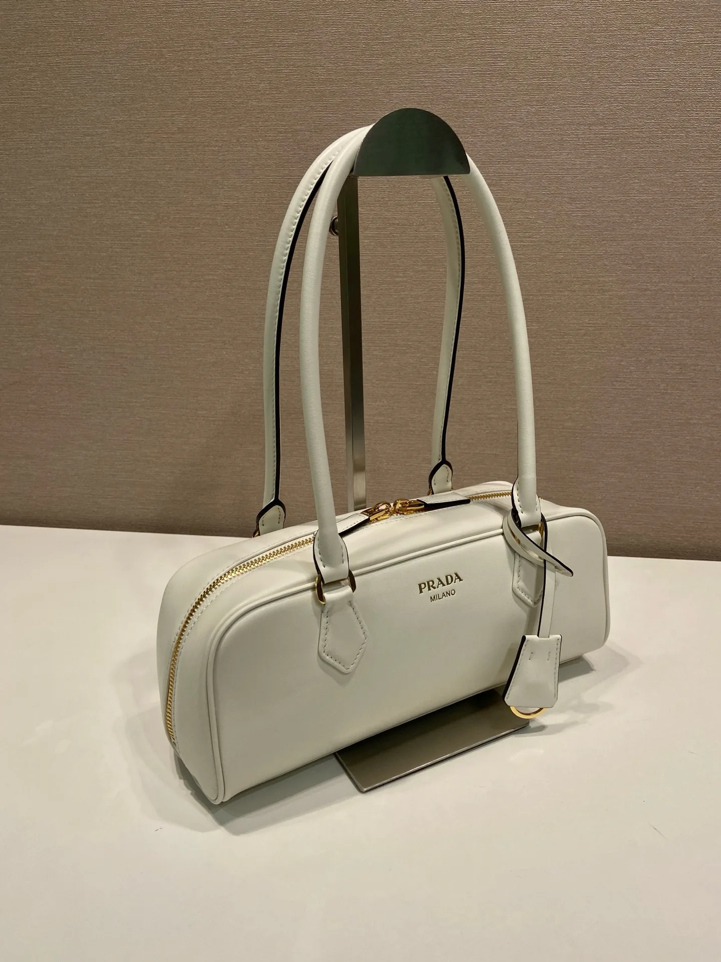 Классические Сумки Женские Prada 17278494