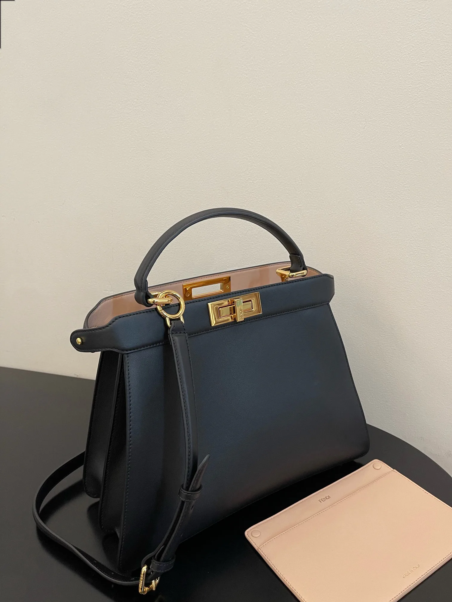 Классические Сумки Женские Fendi 13234518