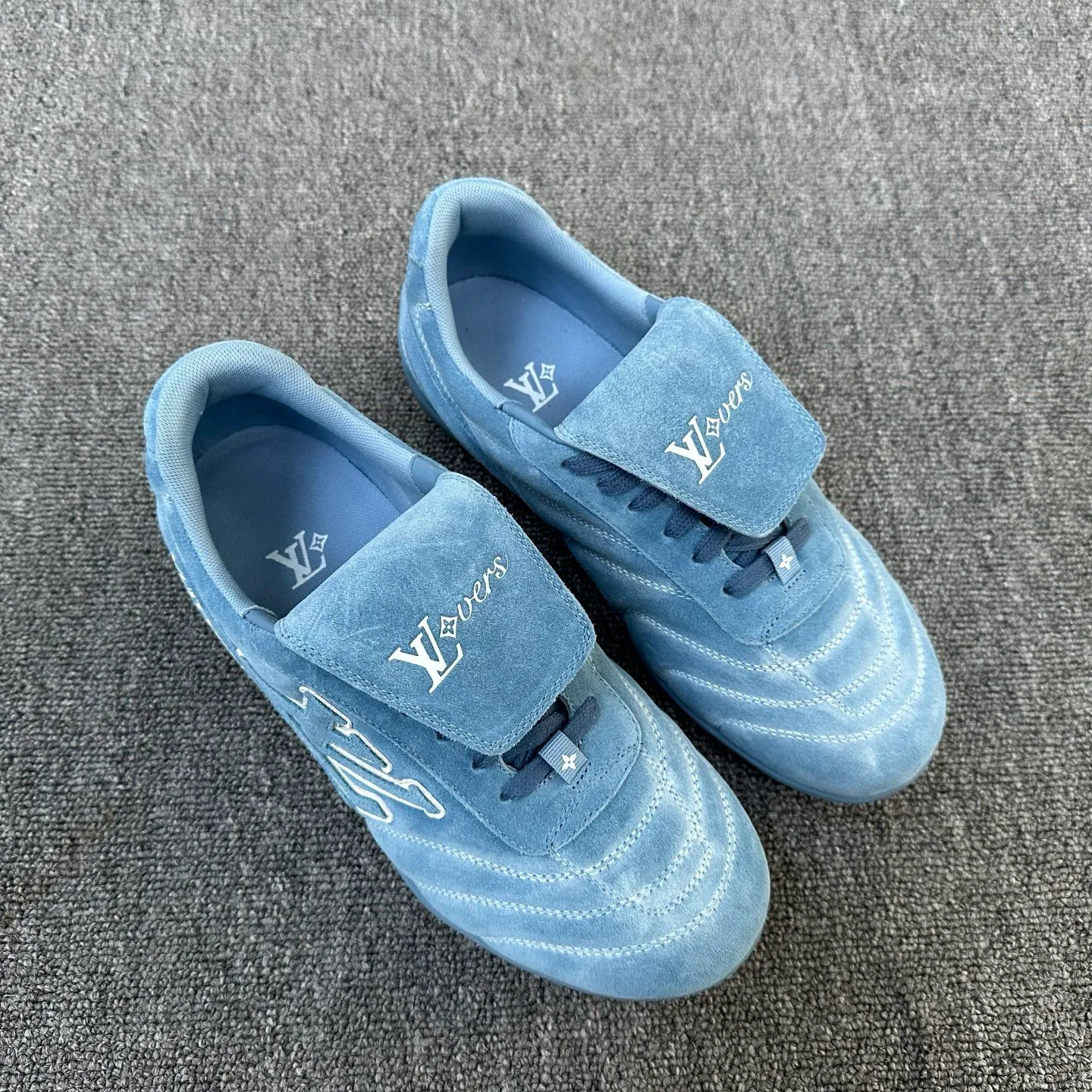 Кроссовки Женские Louis Vuitton 1638436