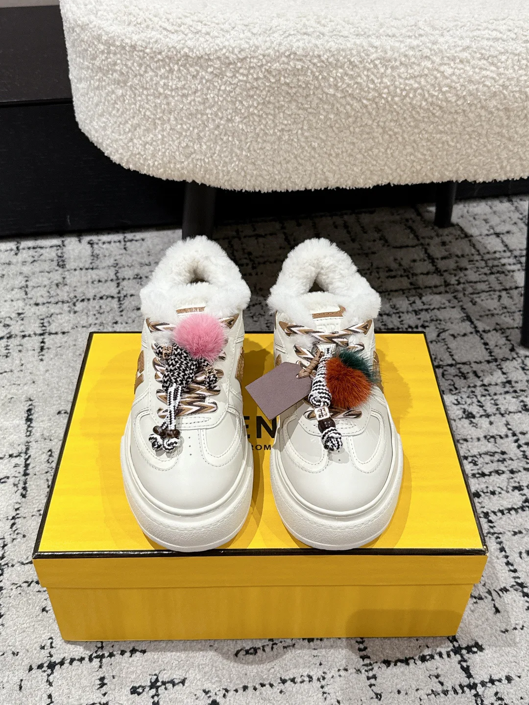 Кроссовки Женские Fendi 740300