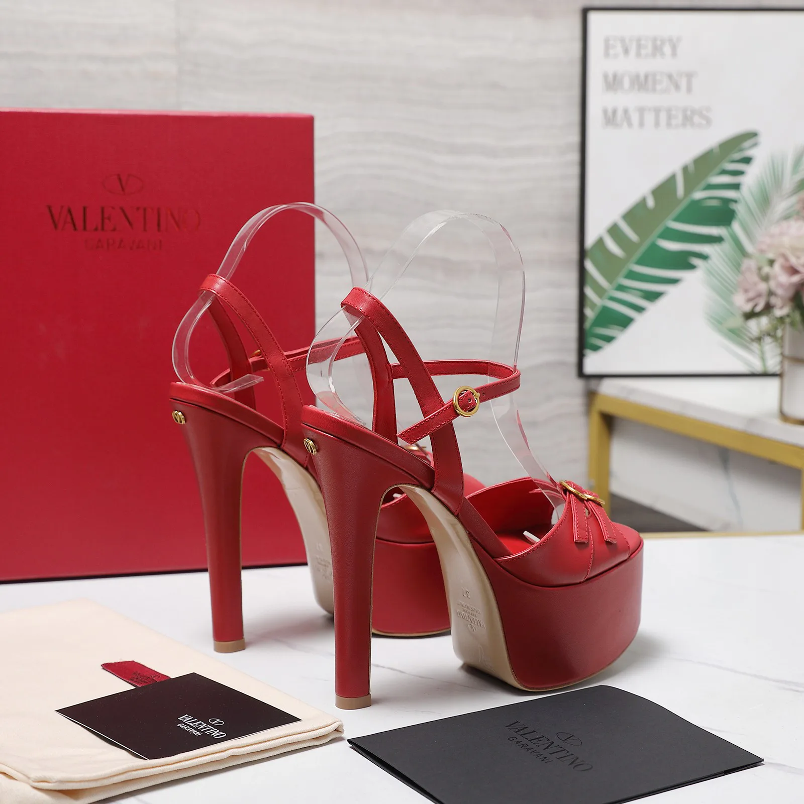Босоножки Женские Valentino 13542420