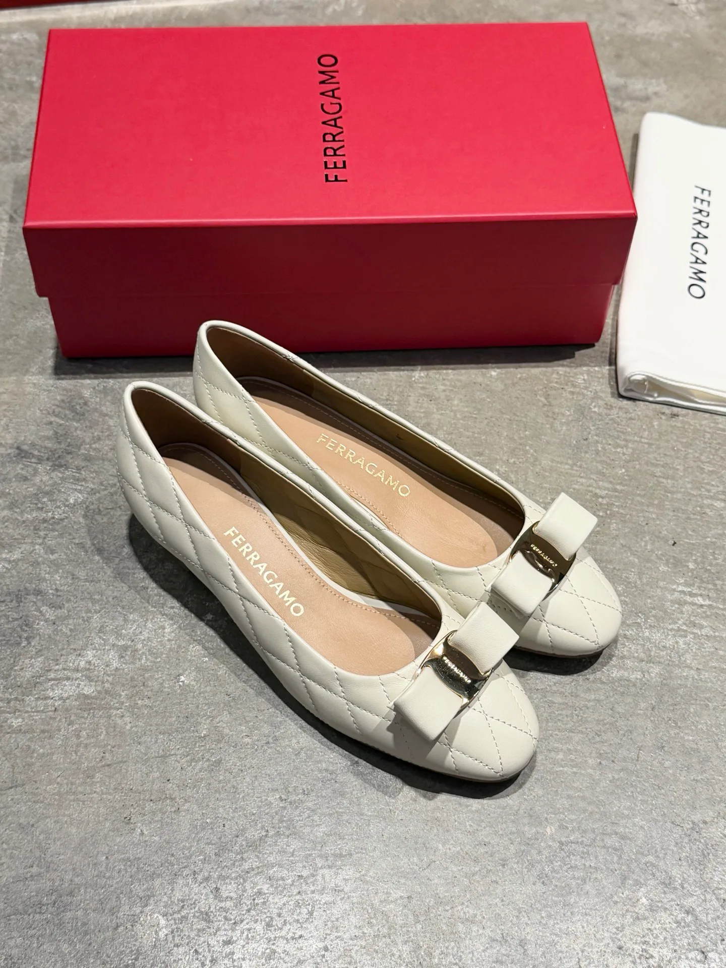 Туфли Женские Salvatore Ferragamo 17897975