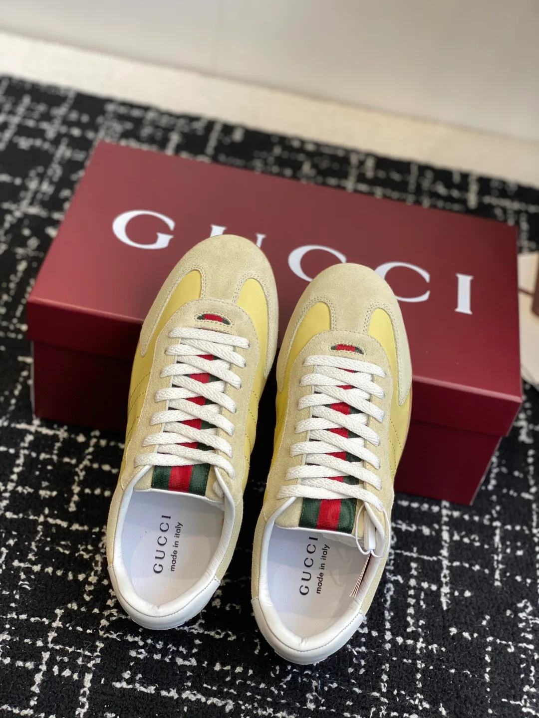 Кроссовки Женские Gucci 11373266