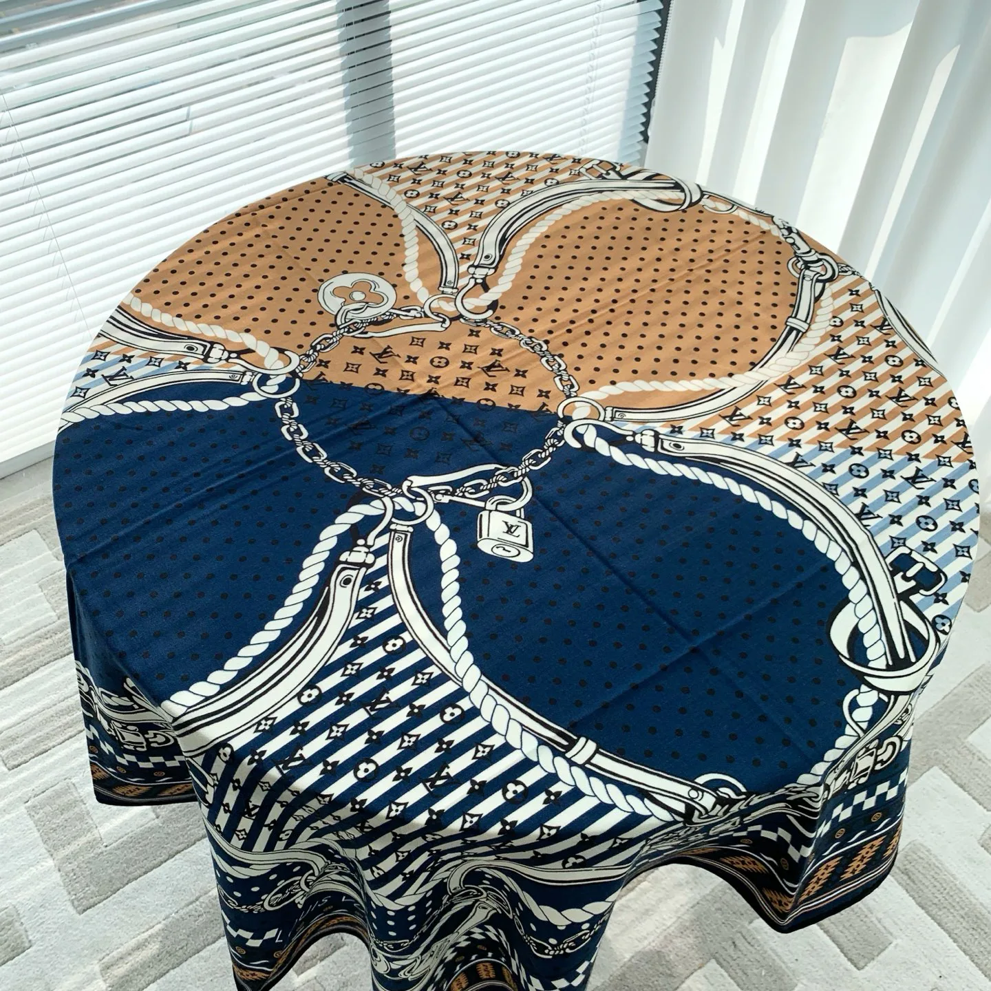 Шарфы Louis Vuitton 110418