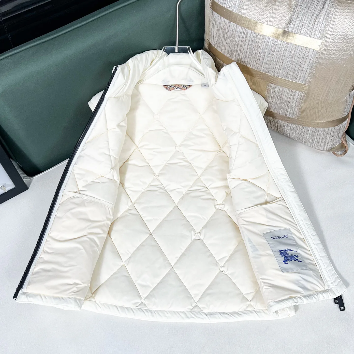 Жилеты Женские Burberry 18728598
