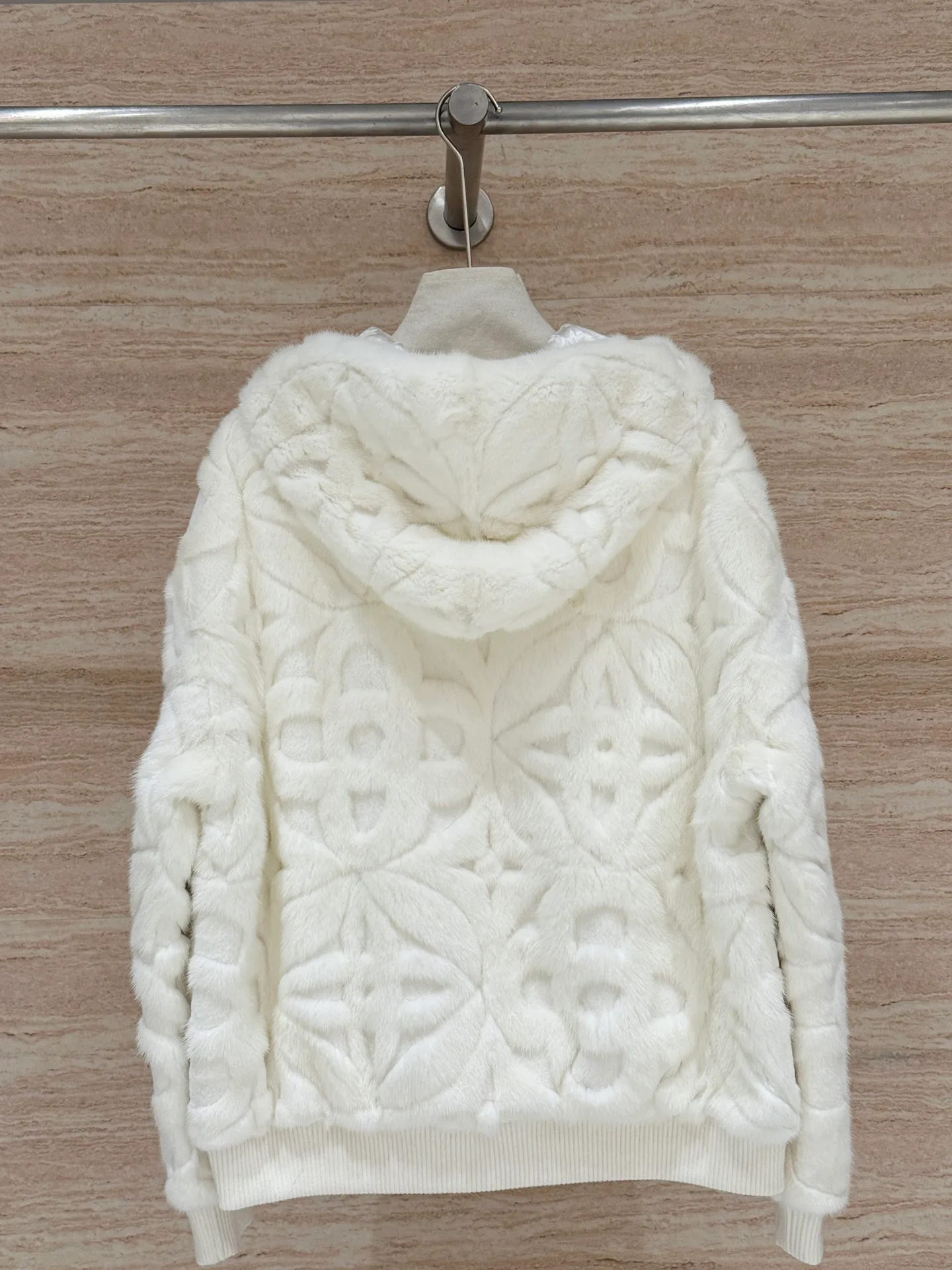 Куртки И Пуховики Женские Louis Vuitton 1061369