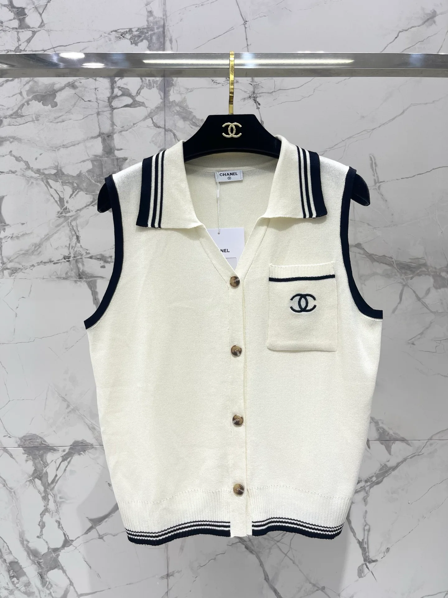 Жилеты Женские Chanel 16969976