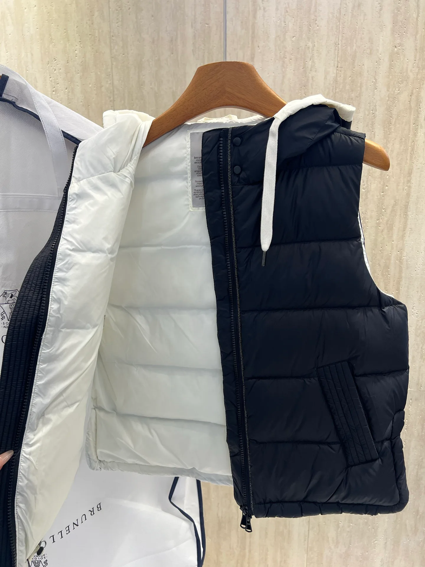 Жилеты Женские Brunello Cucinelli 18417987