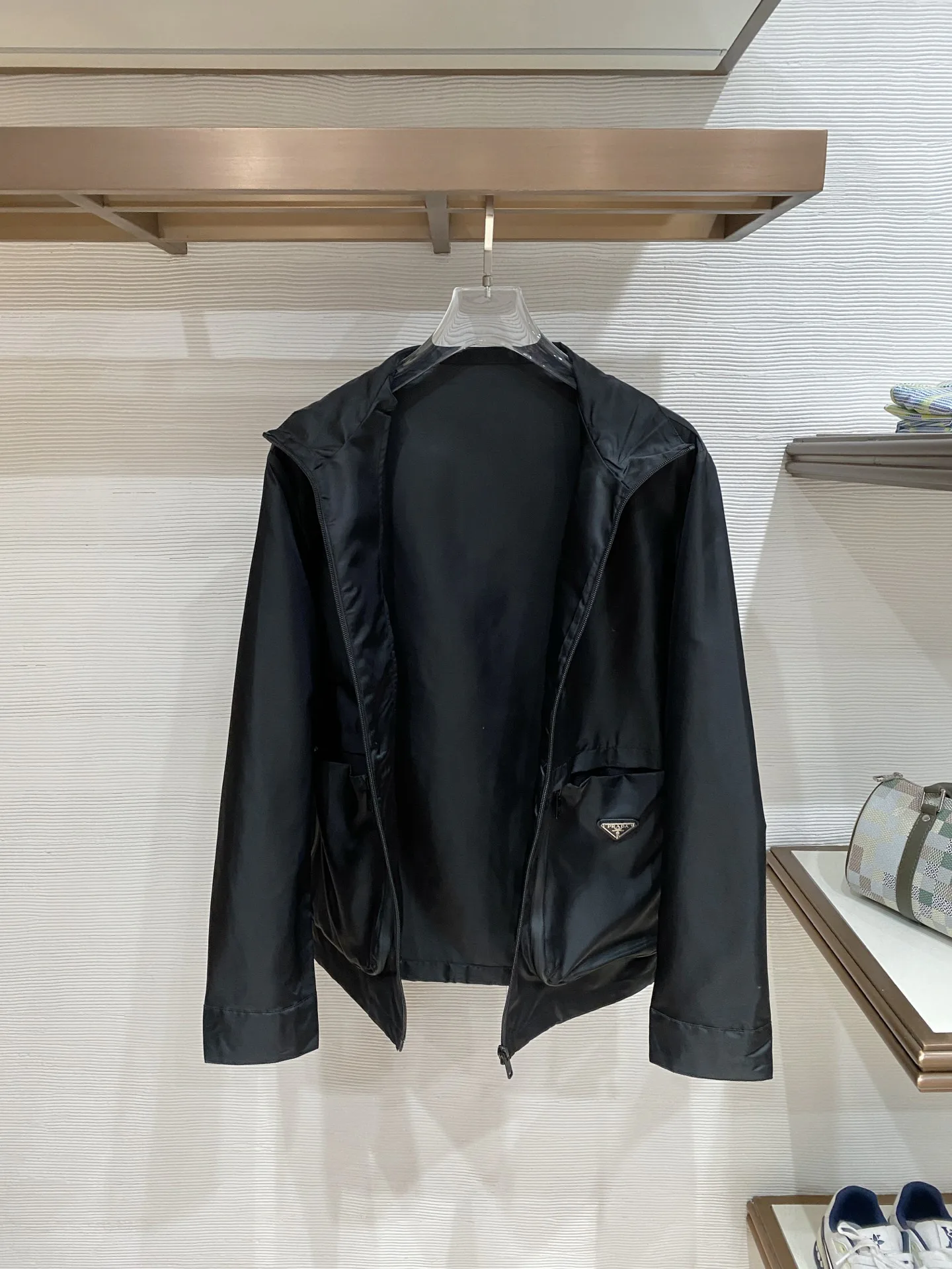 Куртки И Пуховики Мужские Prada 11392170