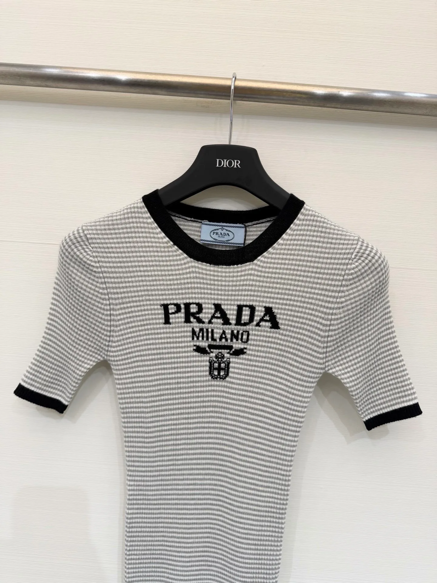 Футболки Женские Prada 13285379