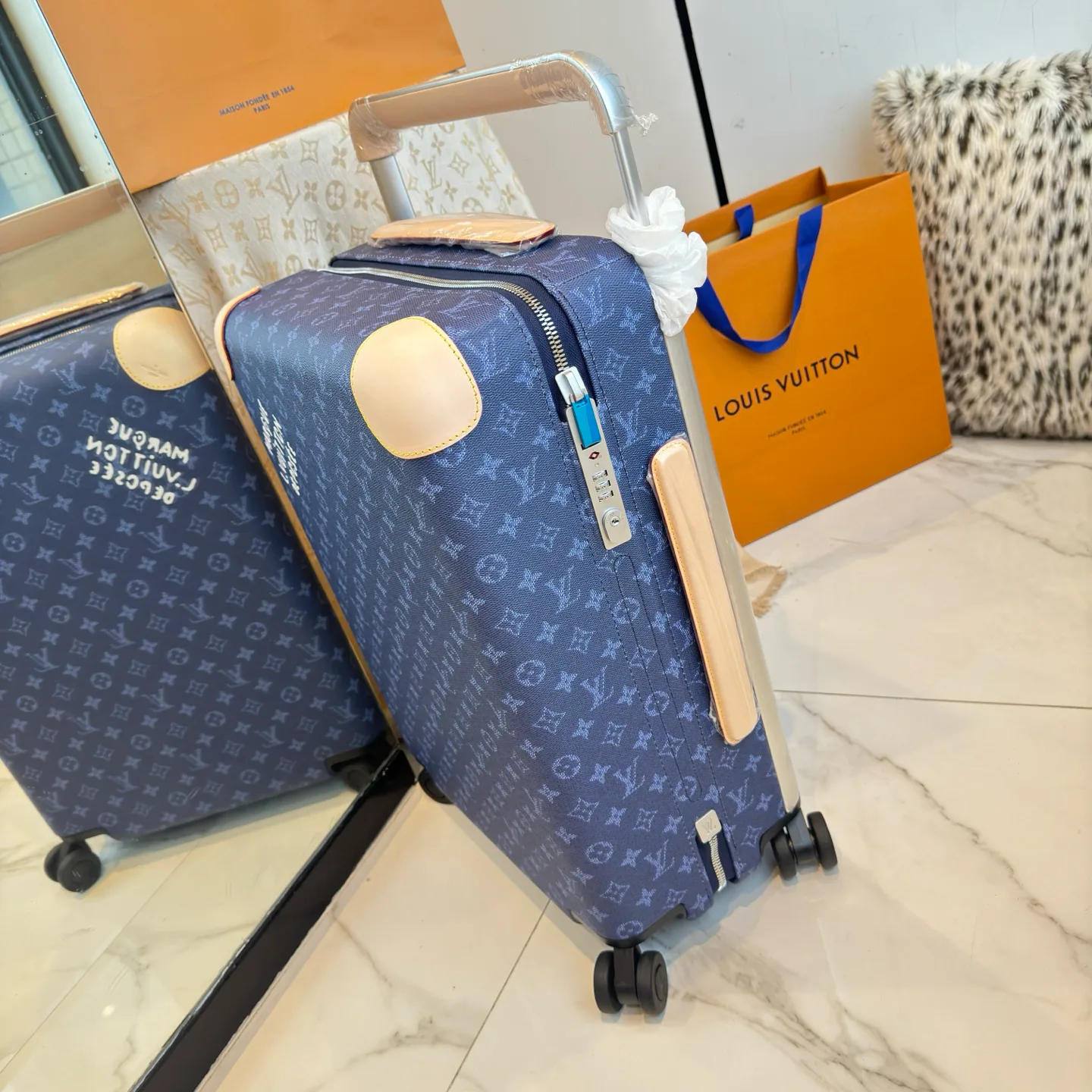 Чемоданы Louis Vuitton 14492033
