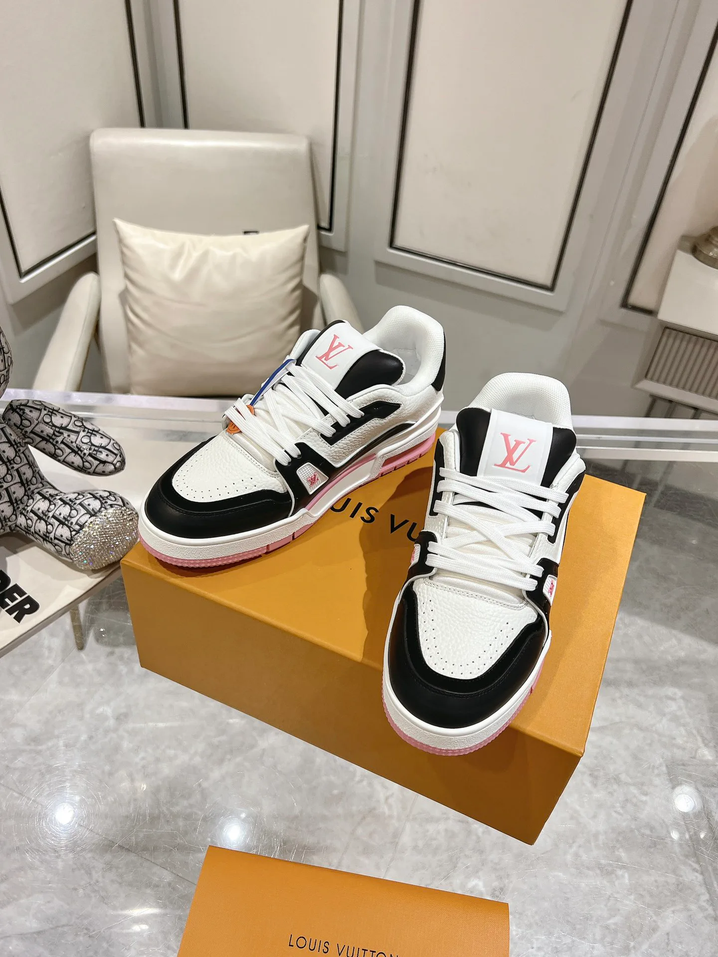 Кроссовки Женские Louis Vuitton 9970