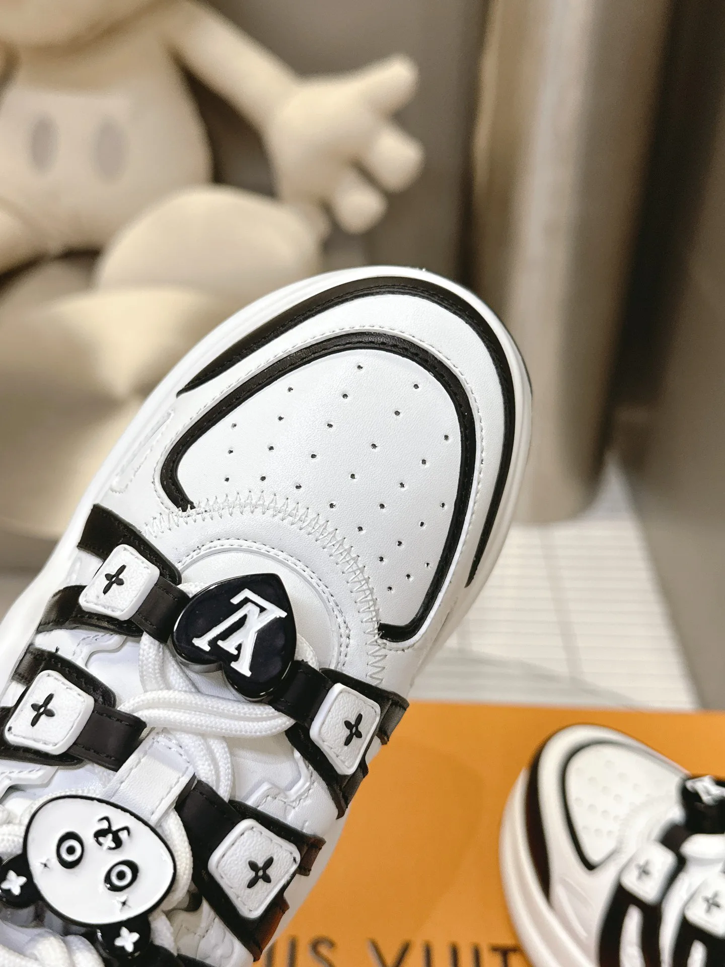 Кроссовки Женские Louis Vuitton 10273362