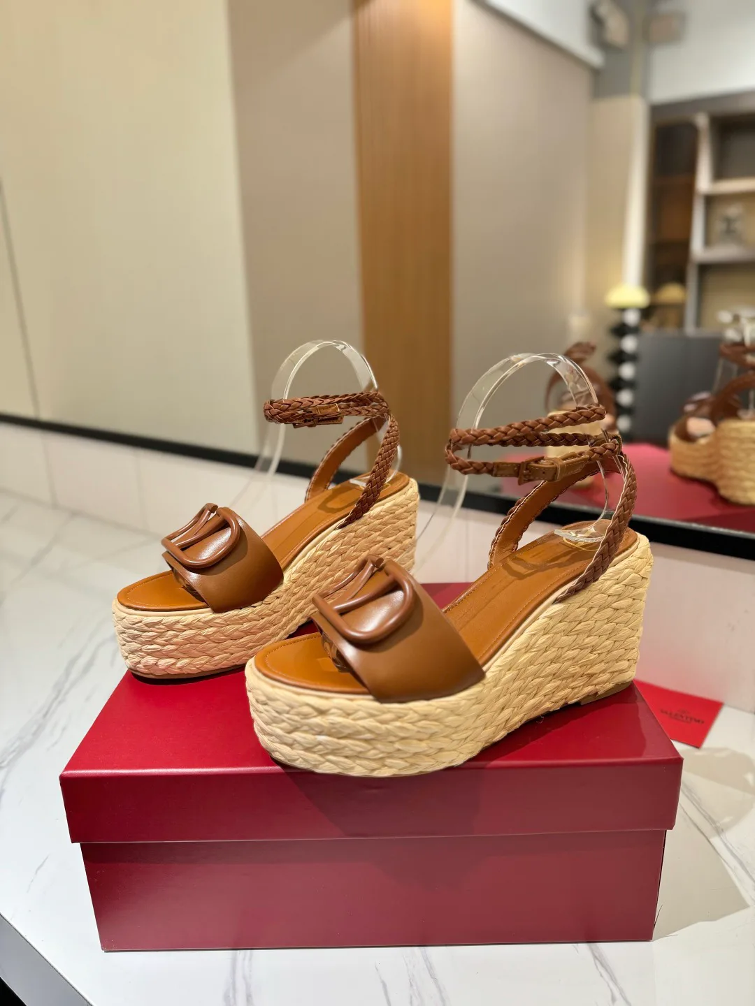 Босоножки Женские Valentino 17946622
