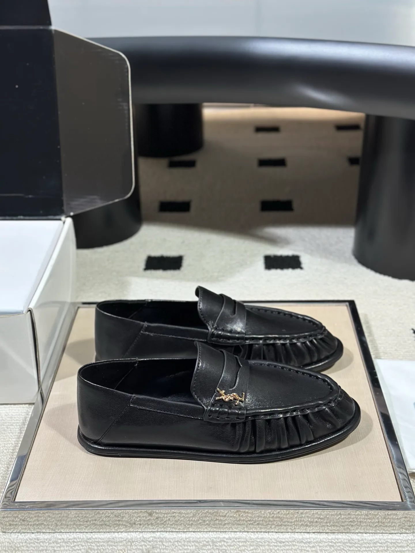 Лоферы И Мокасины Женские Saint Laurent 18041758