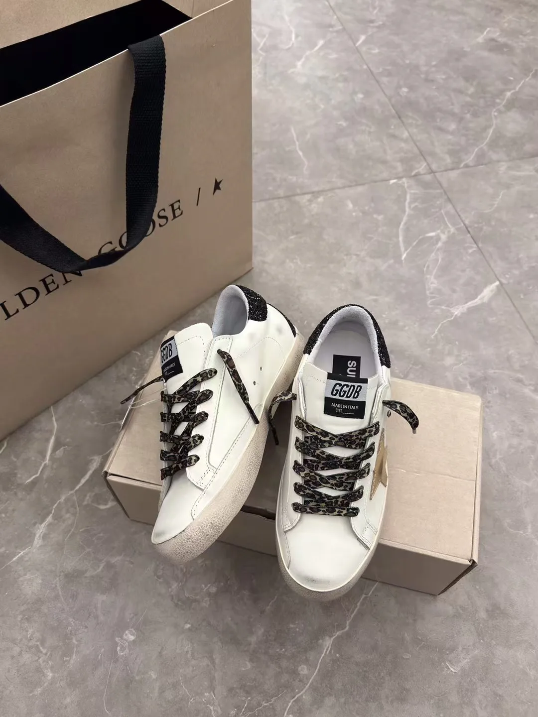 Кроссовки Женские Golden Goose 19671111