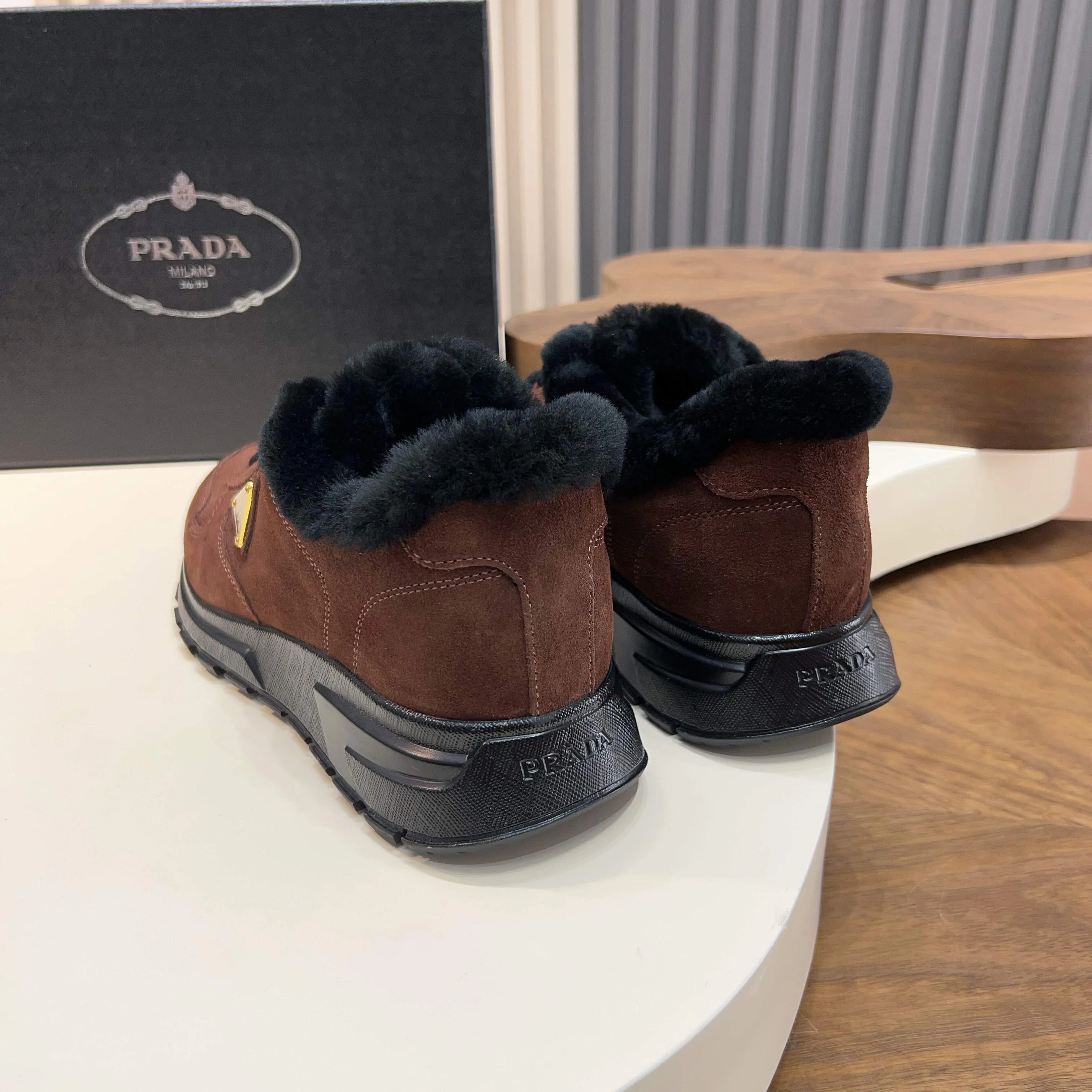 Кроссовки Женские Prada 554572