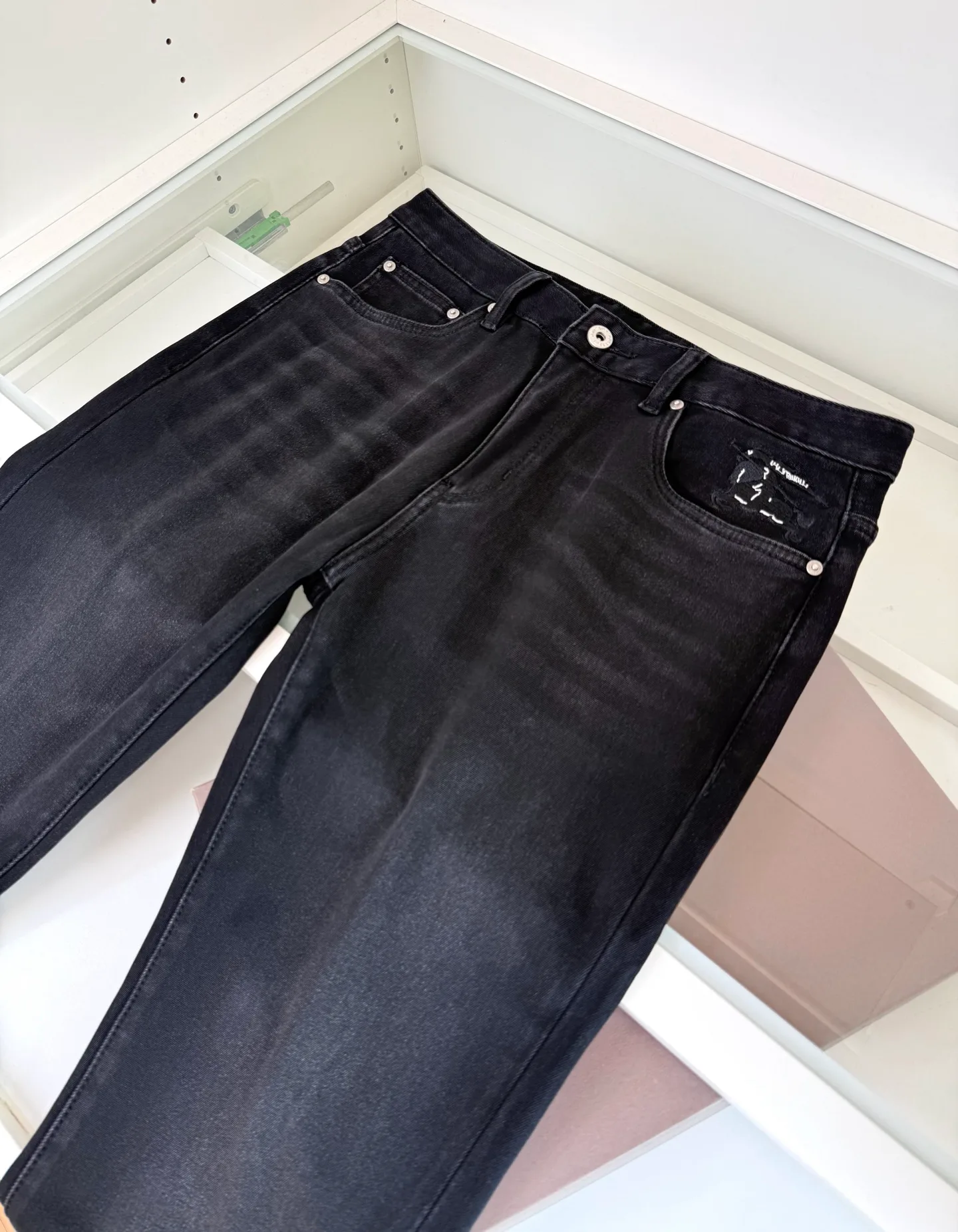 Джинсы Мужские Burberry 18566981