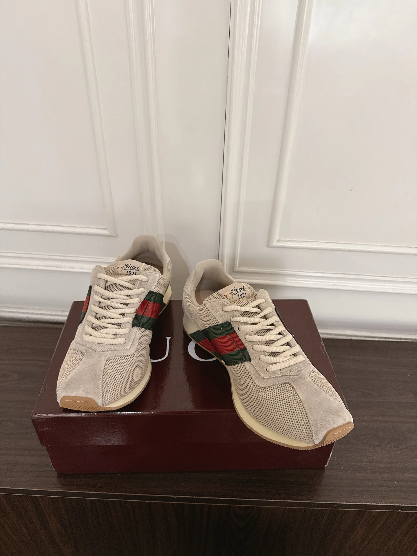 Кроссовки Женские Gucci 17946894