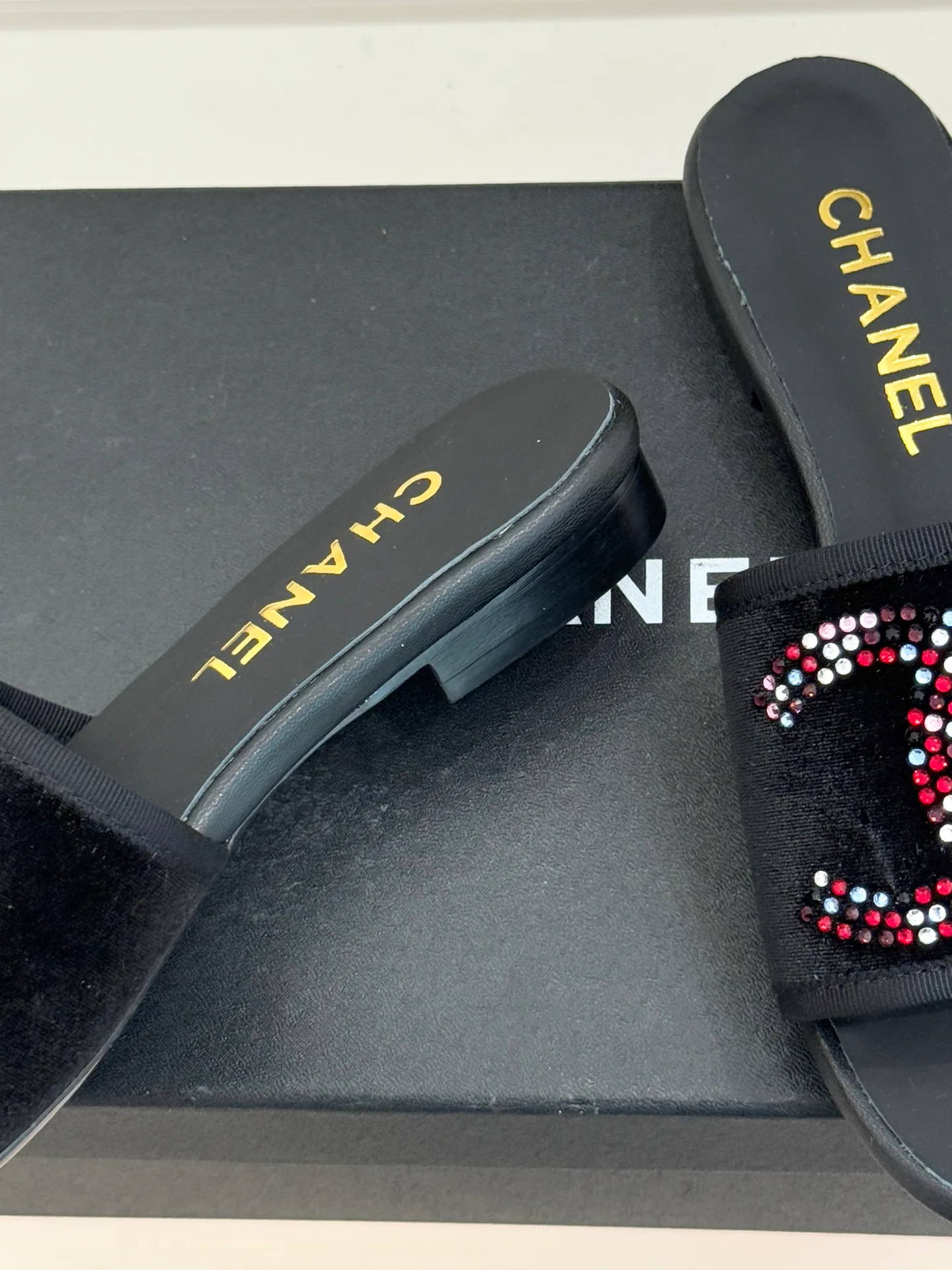 Шлепанцы Женские Chanel 11214893