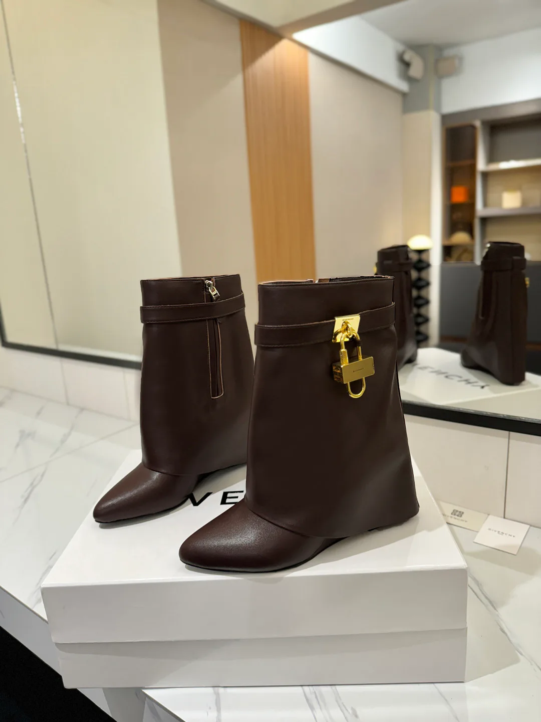 Ботинки Женские Givenchy 394535