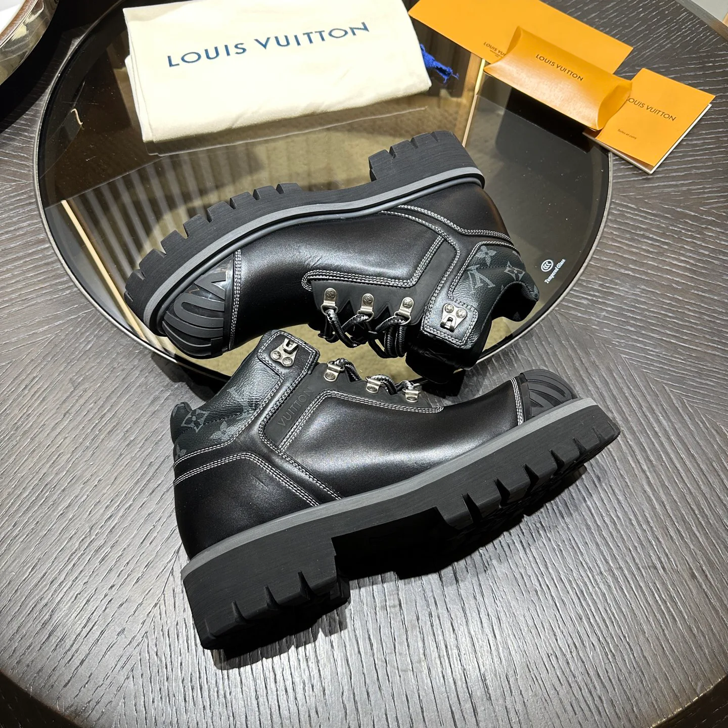 Ботинки Мужские Louis Vuitton 19033182