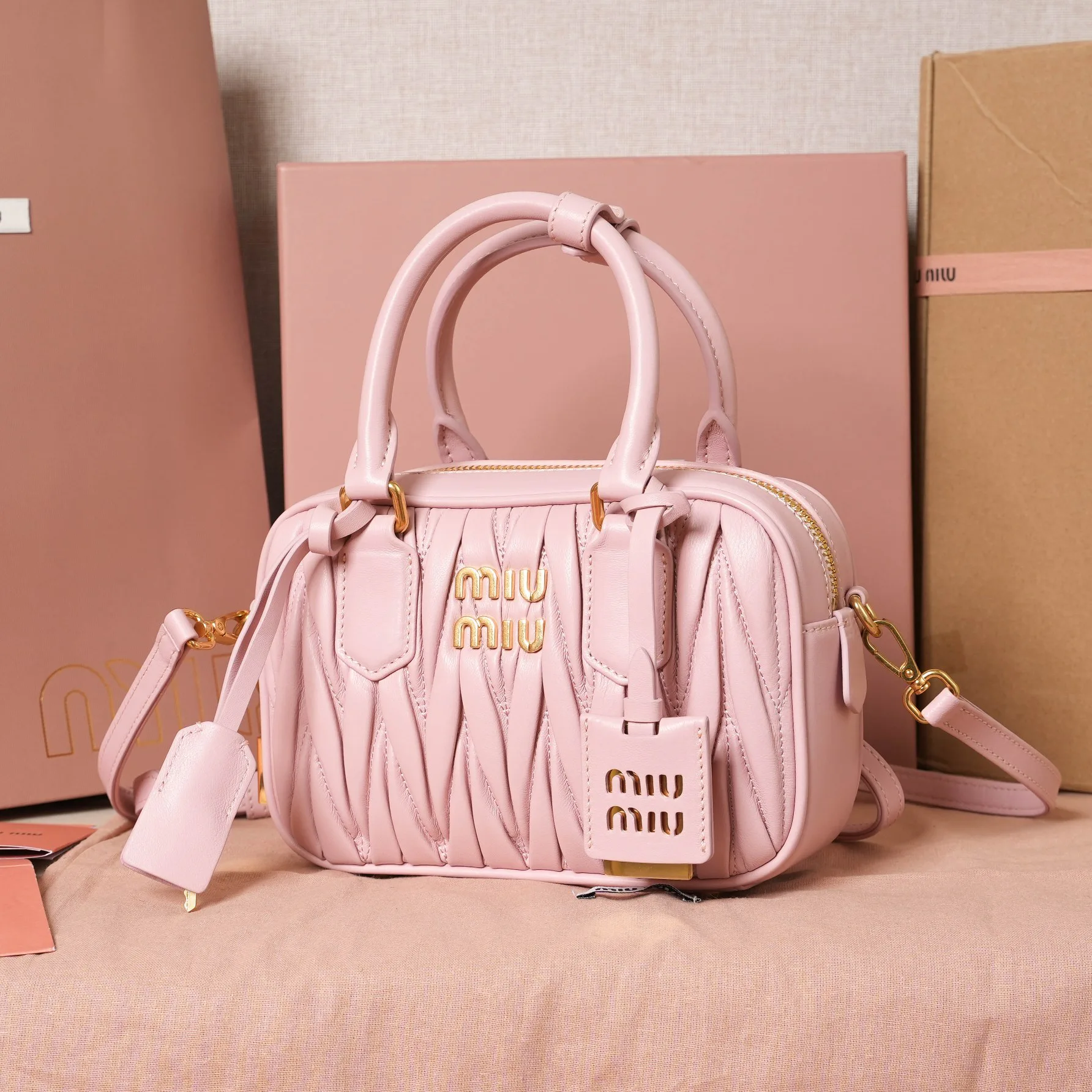 Классические Сумки Женские Miu Miu 11402752