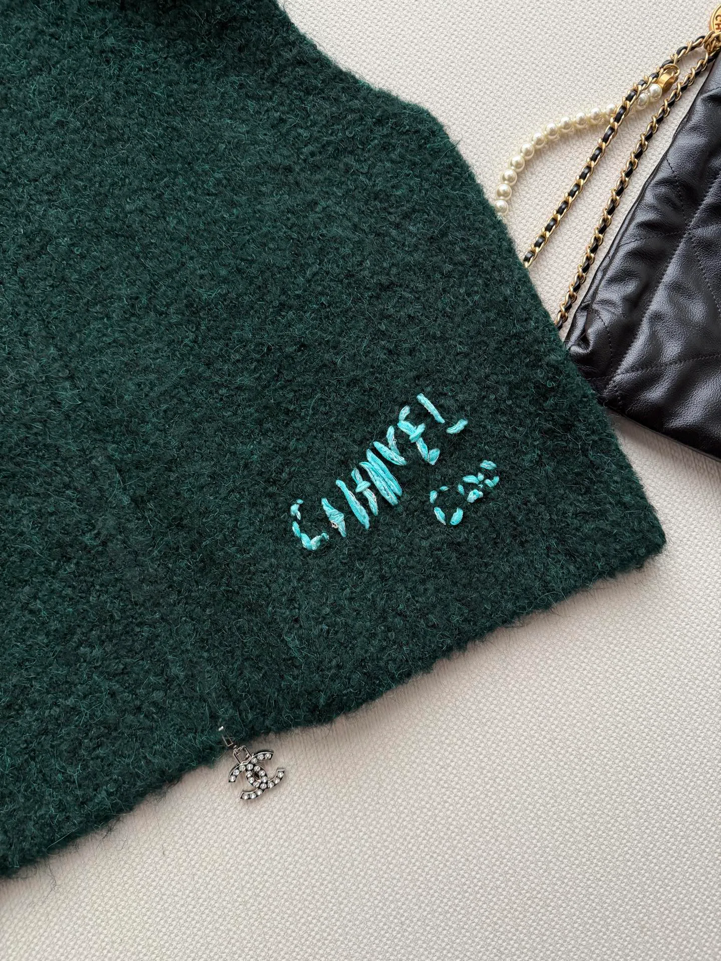 Жилеты Женские Chanel 18015805