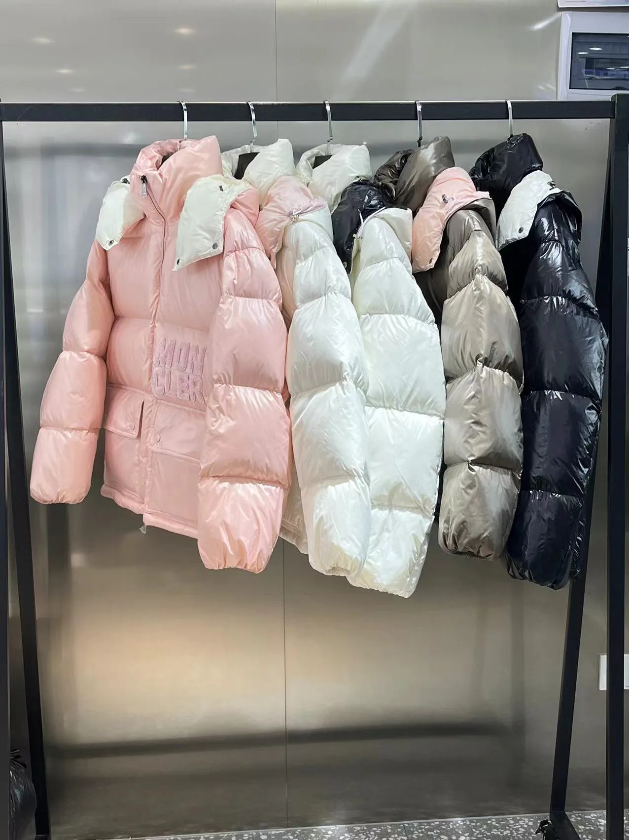 Куртки И Пуховики Женские Moncler 18710379