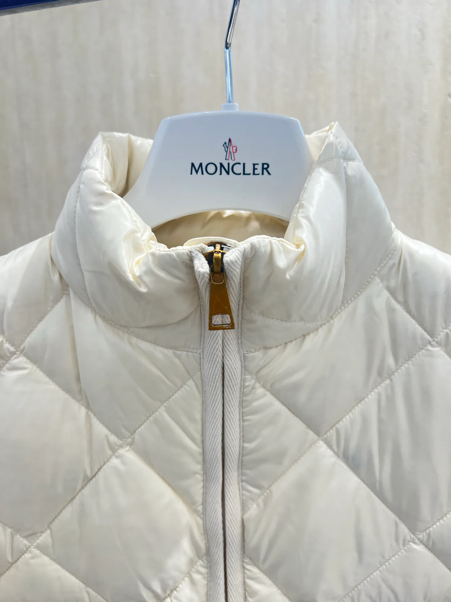 Куртки И Пуховики Женские Moncler 18723411