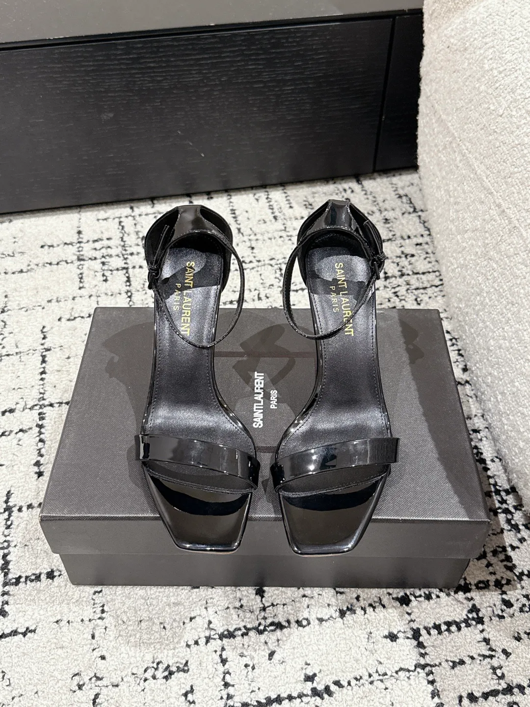 Босоножки Женские Saint Laurent 28374