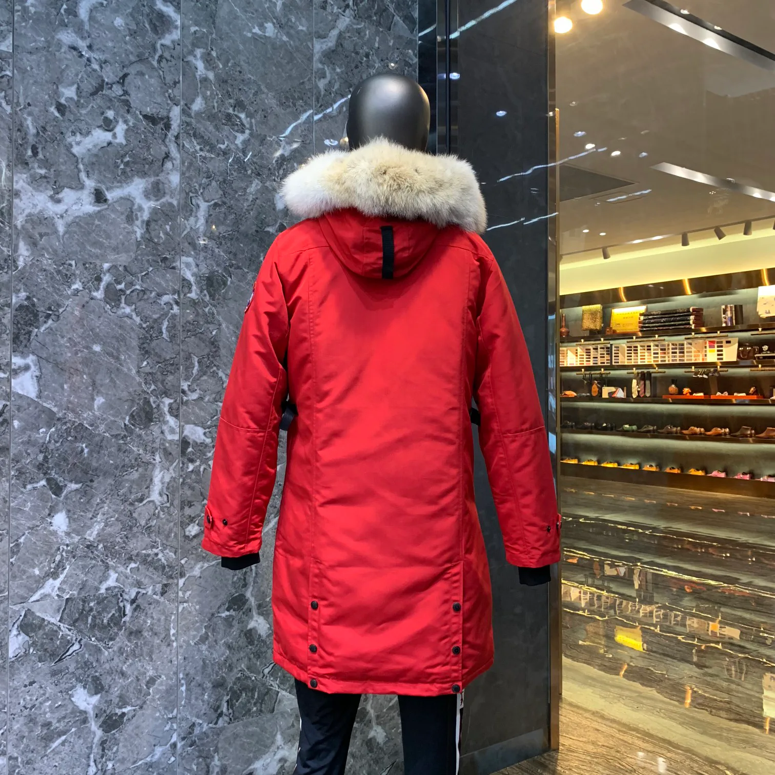 Куртки И Пуховики Женские Canada Goose 64136