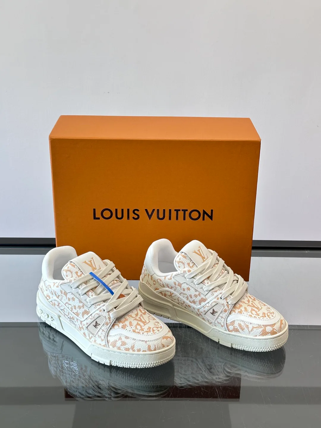 Кроссовки Женские Louis Vuitton 11506758