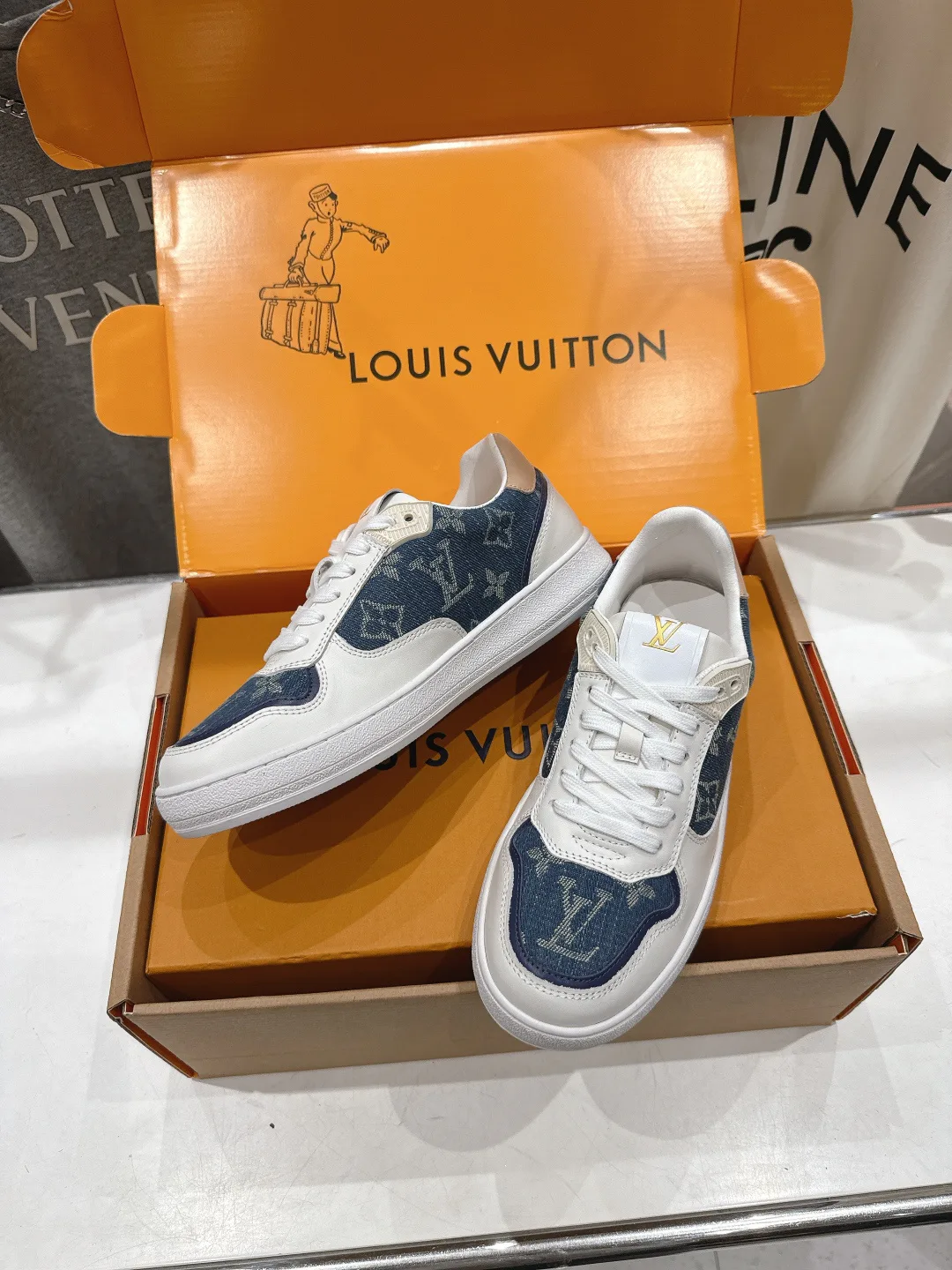 Кроссовки Женские Louis Vuitton 1056440