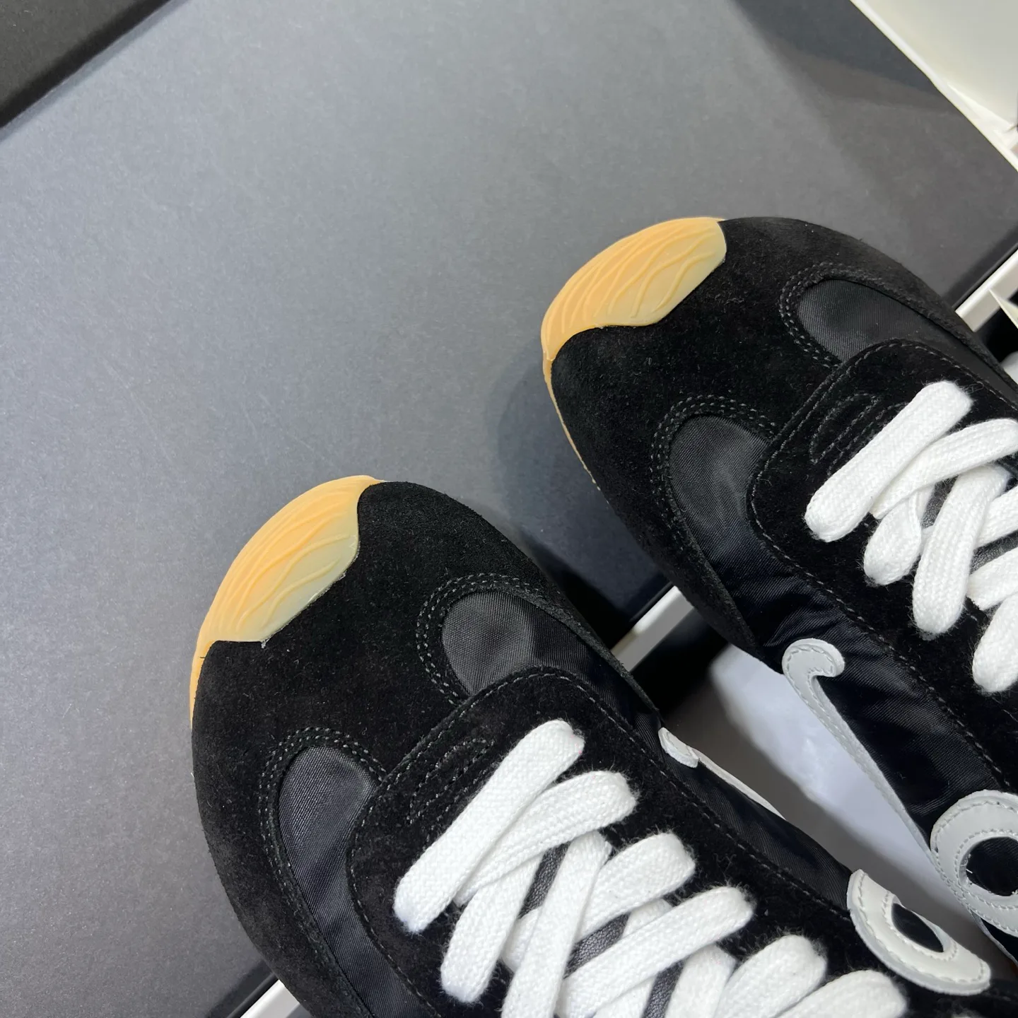 Кроссовки Женские Loewe 24193