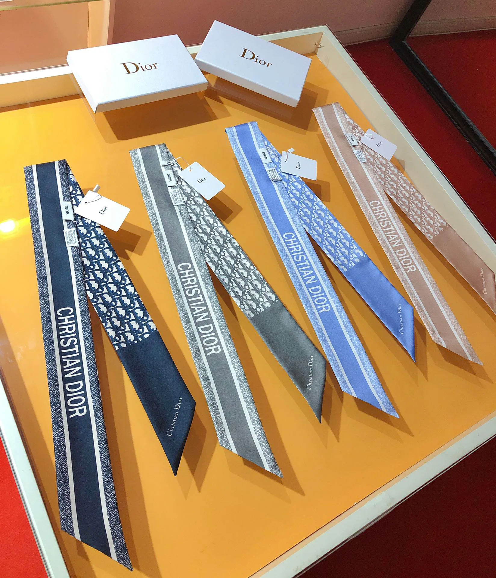 Платки Christian Dior 11882986