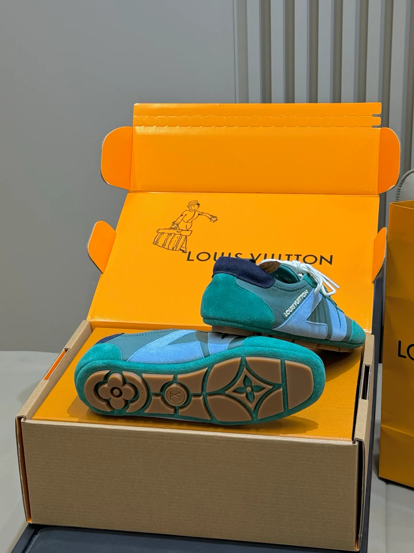 Кроссовки Женские Louis Vuitton 870492