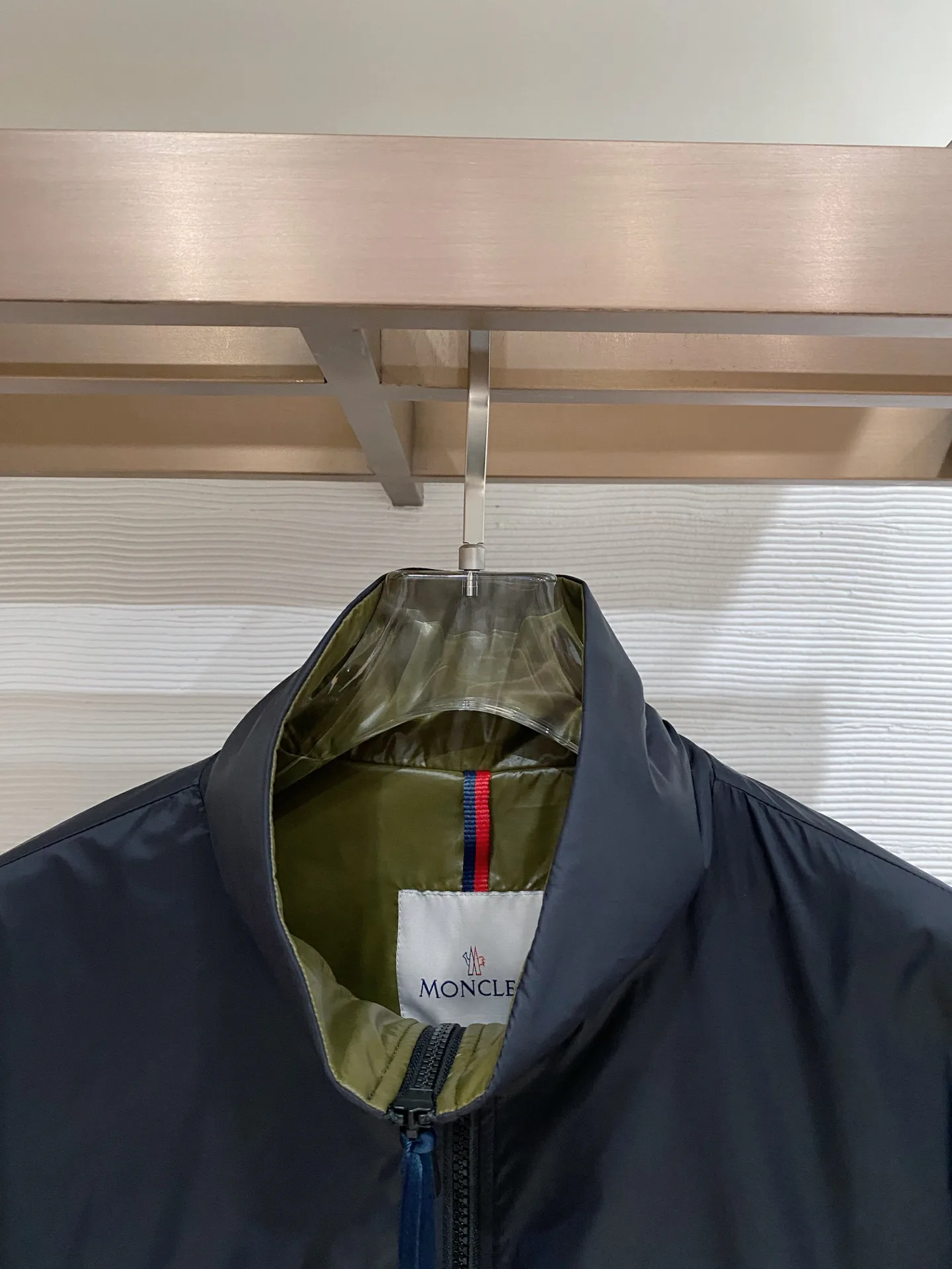 Куртки И Пуховики Мужские Moncler 11504060