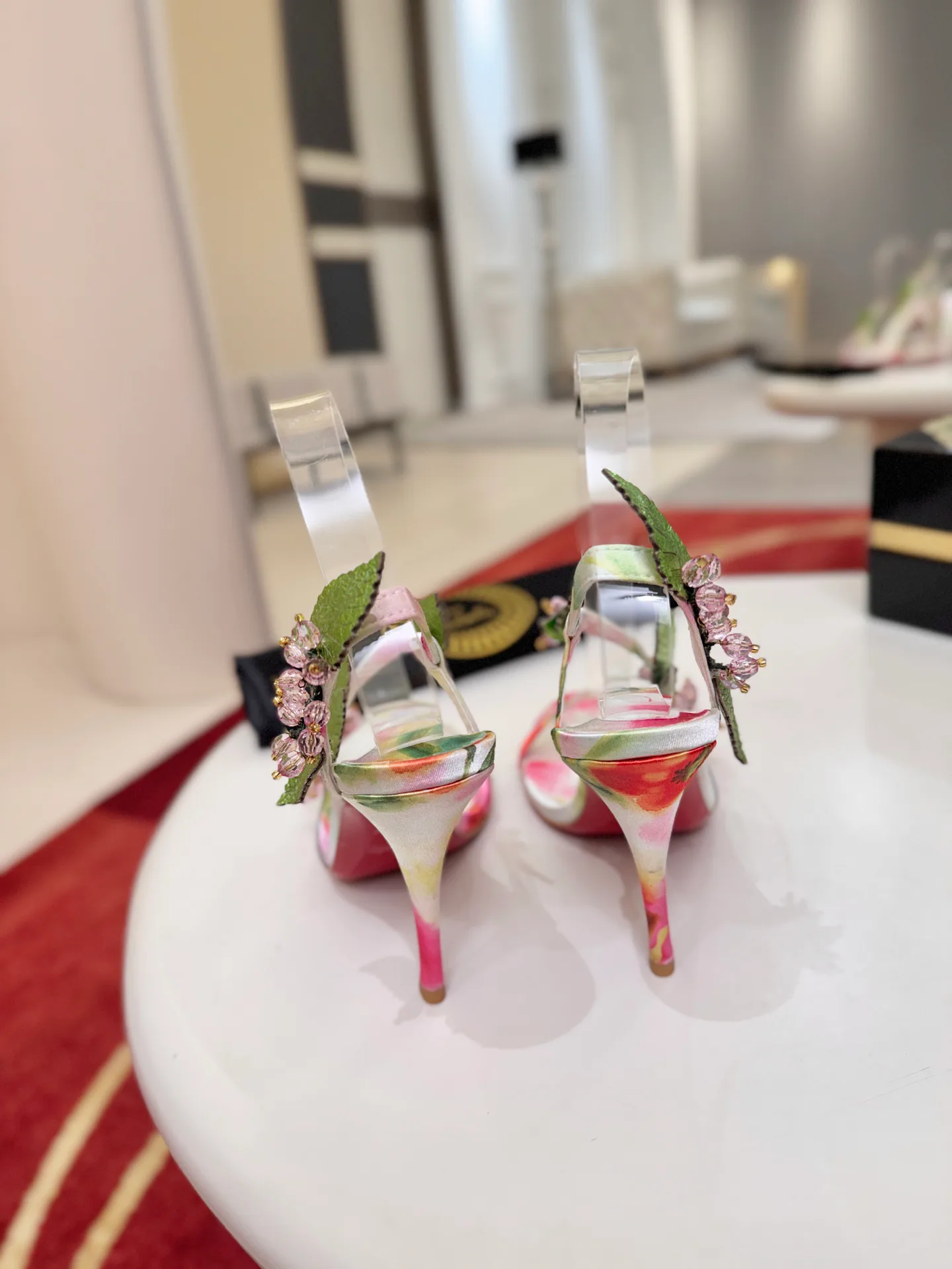 Босоножки Женские Christian Louboutin 19792771
