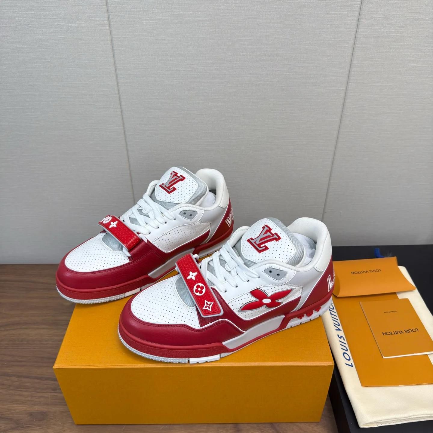 Кроссовки Женские Louis Vuitton 4318165