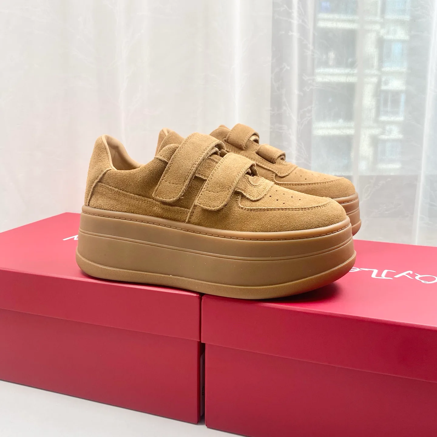 Кеды Женские Gucci 230325