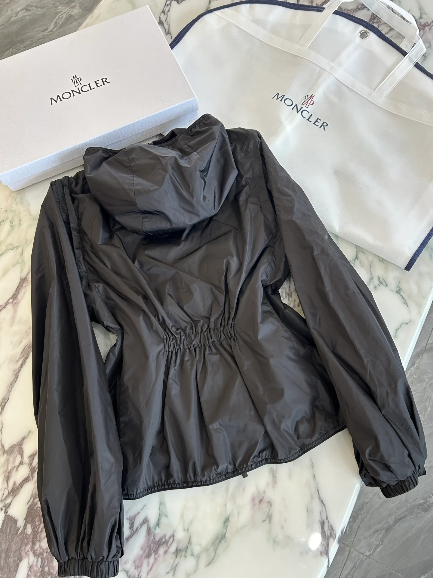 Куртки И Пуховики Мужские Moncler 18231208