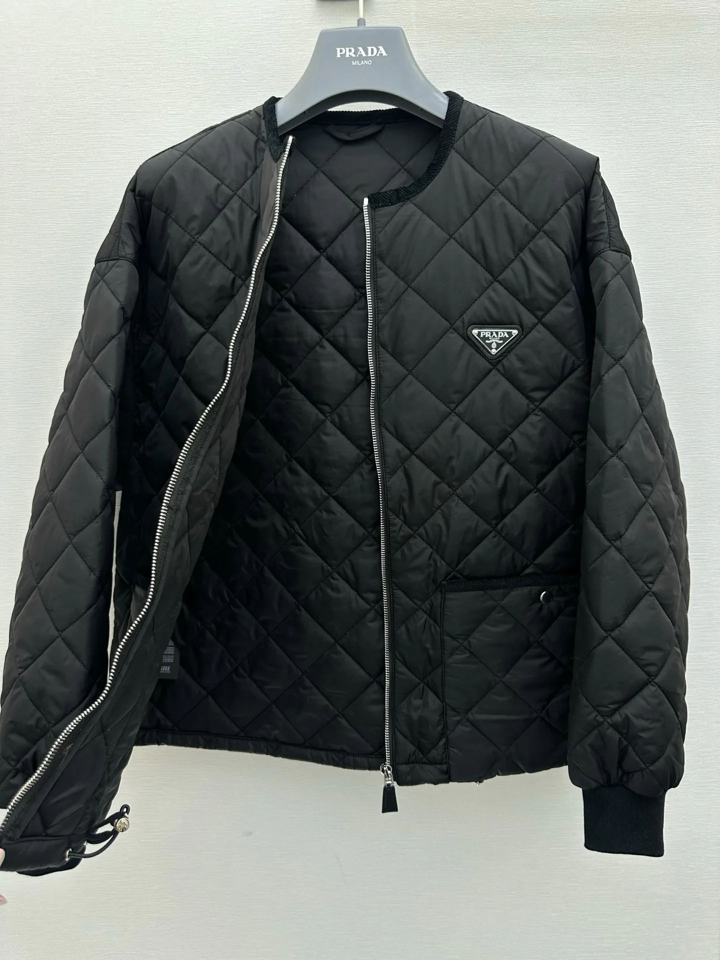 Куртки И Пуховики Женские Prada 18364723
