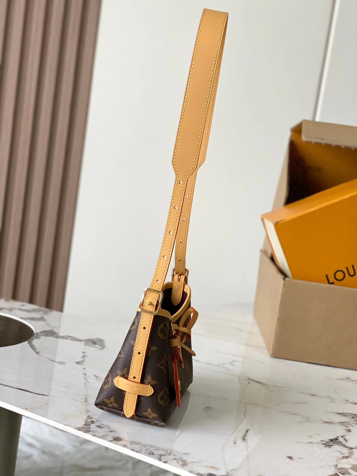 Классические Сумки Женские Louis Vuitton 18170479