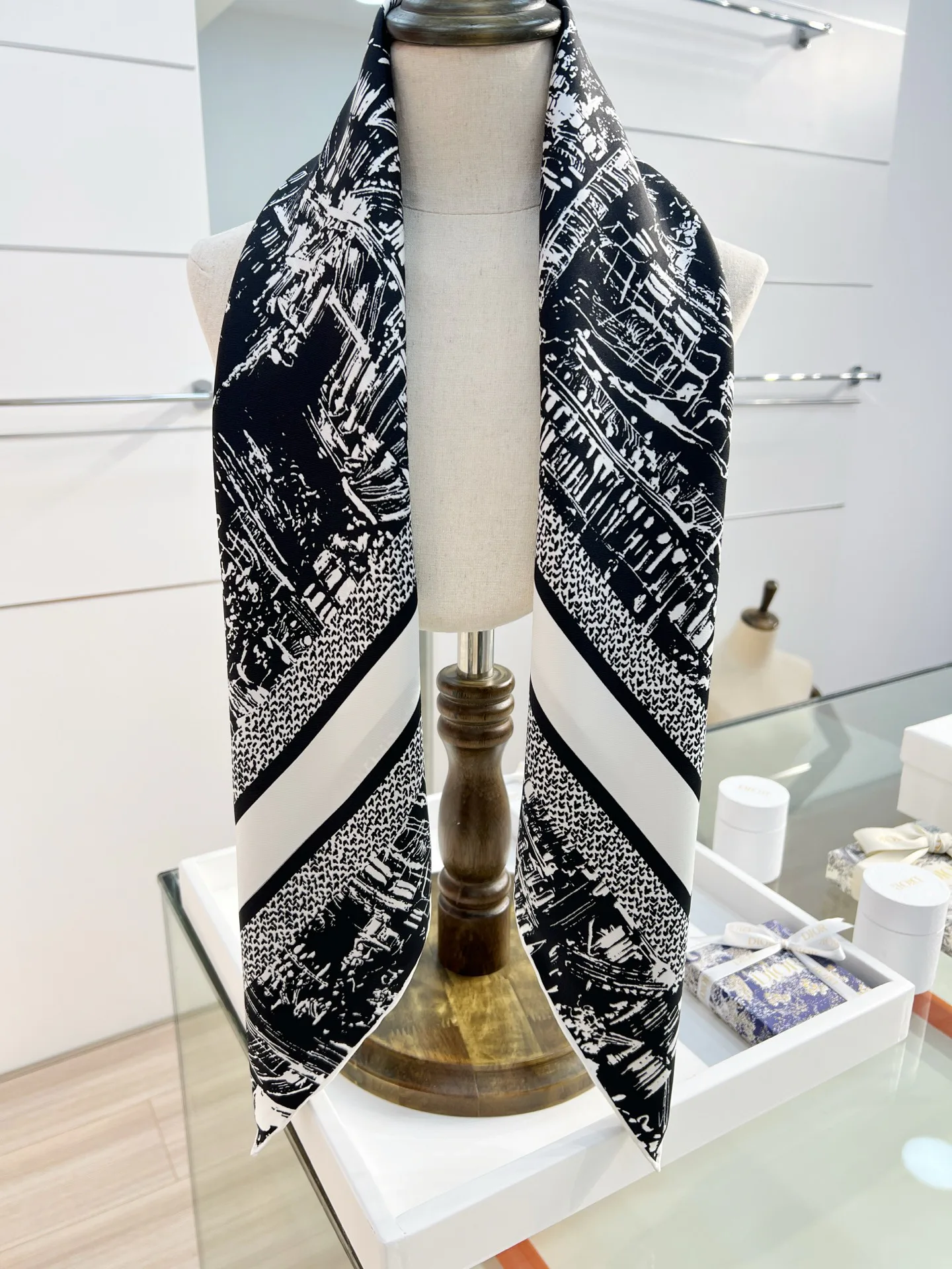 Платки Christian Dior 1883193