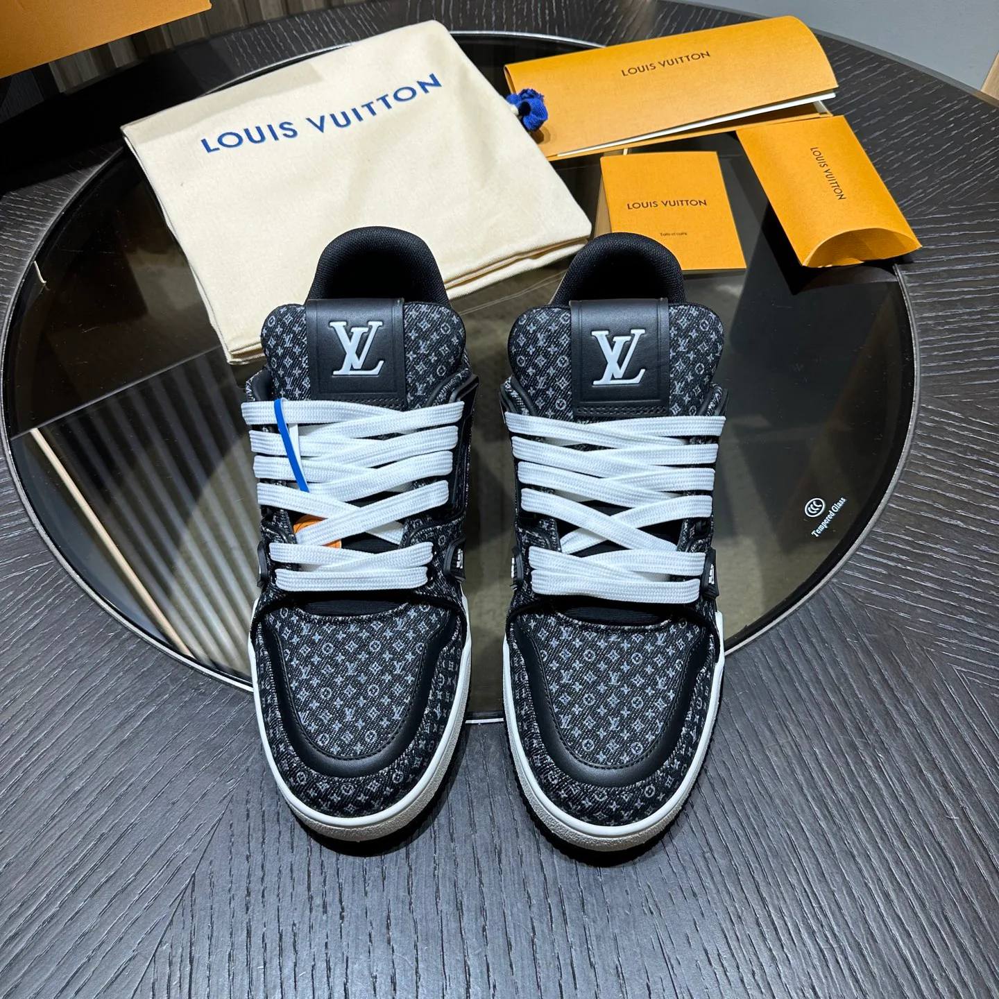 Кроссовки Женские Louis Vuitton 19033246